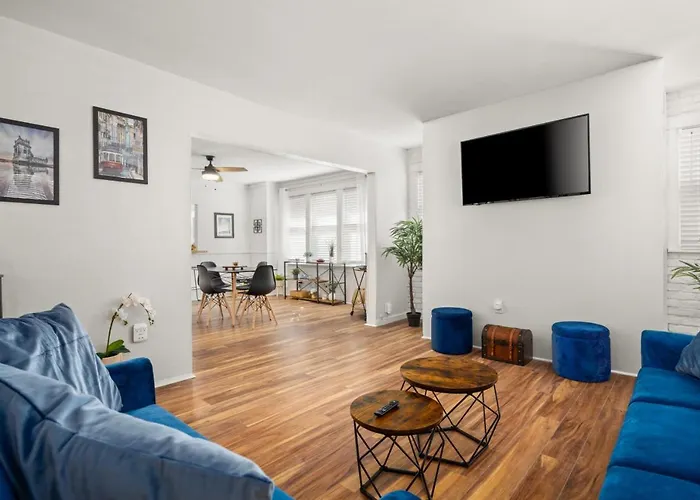 The Heights Hideaway 2br Gem * Peoria